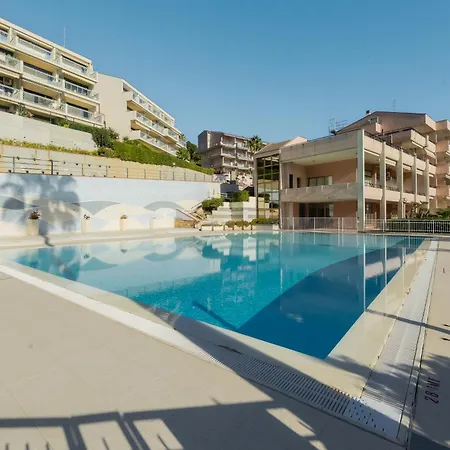 Blue House - Piscina & Campo Da Tennis 公寓 圣雷默