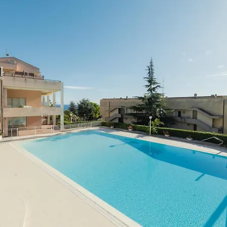Blue House - Piscina&campo Da Tennis